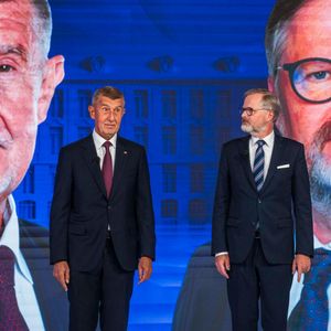 Jak se utlumený Babiš a energický Fiala přeli o to, kdo zapálil stodolu, Andrea Procházková, Erik Tabery