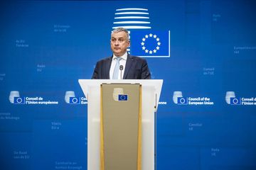 Znalost investic se Síkelovi při grilování vyplatila, ale v otázkách rozvojové pomoci má mezery audiobook, Andrea Procházková, Erik Tabery