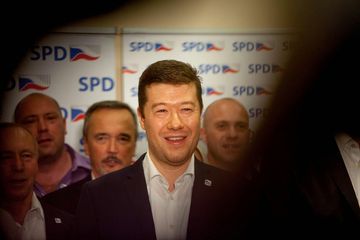 SPD lze označit za „parlamentní fašistické hnutí“. Proč soud smetl Okamurovu žalobu na Respekt audiobook, Andrea Procházková, Erik Tabery