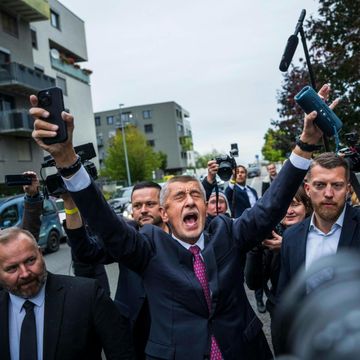 Jak jsme se ocitli v Babišově snu. Prožijte znovu volební týden s redakcí Respektu (3/3) audiobook, Andrea Procházková, Erik Tabery