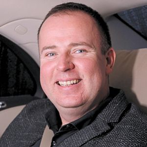 Biznes klasa. Odcinek 17. Robert Michalski: Sprzedaje auta za miliony! "Tesli mi nie szkoda, traktuję ją jak lodówkę", Łukasz Kijek