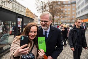 AntiBabiš vs. AntiFiala. Kdo bude těžit z negativní kampaně?, Andrea Procházková, Erik Tabery