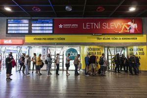 Opět nejsme připraveni, vláda na růst nakažených reaguje pozdě a mírně, Andrea Procházková, Erik Tabery