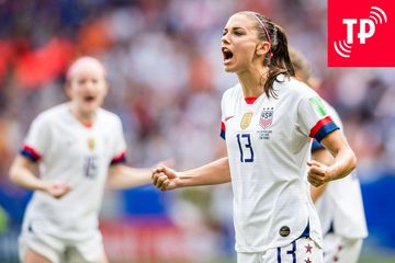 Futbol kobiet: gra o równe prawa audiobook, Michał Kuźmiński, Michał Okoński, Monika Ochędowska