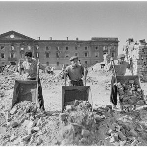Najbardziej zniszczone miasto II wojny. 22 mln m³ gruzu Warszawy, Historia jakiej nie znacie