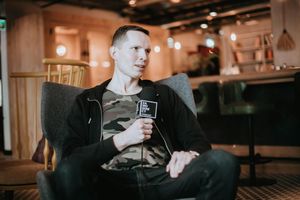 #060 – Wojciech Sobczuk – człowiek, który wyprzedził w Polsce Zuckerberga, Karol Stryja