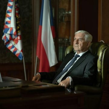 Klaus jako ideální zloduch, volba ředitele ČT jako silný námět. Proč nevzniká víc seriálů o politice? audiobook, Andrea Procházková, Erik Tabery