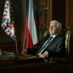 Klaus jako ideální zloduch, volba ředitele ČT jako silný námět. Proč nevzniká víc seriálů o politice?, Andrea Procházková, Erik Tabery