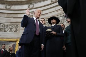 Američané zvládli předat moc a nenapadnou Dánsko. Postřehy z inaugurace Donalda Trumpa, Andrea Procházková, Erik Tabery