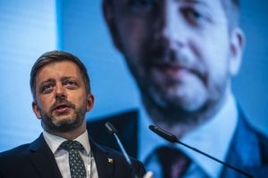 Padne kvůli Rakušanovi a kauze Mlejnek vláda?, Andrea Procházková, Erik Tabery