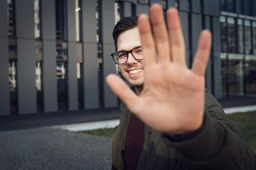 Tisíce oklamaných a škoda za 1,5 miliardy. Policie posílá „letadlo“ Growing Way k soudu audiobook, Andrea Procházková, Erik Tabery