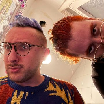 Nowy rok, starzy my (feat. dziura w suficie, problemy z siecią i wymiana kibla) audiobook, Vogule Poland