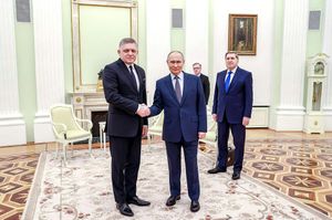 Po Ficově cestě za Putinem by Česko i celá EU měly brát slovenskou vládu za nepřátelskou, Andrea Procházková, Erik Tabery