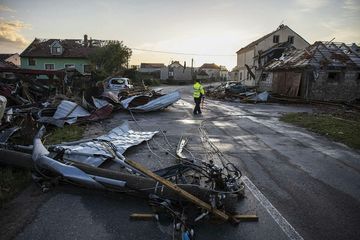 „Bylo to jako v mraveništi - tak moc chtěli všichni pomáhat," říká reportérka Ivana Svobodová audiobook, Andrea Procházková, Erik Tabery