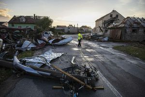 „Bylo to jako v mraveništi - tak moc chtěli všichni pomáhat," říká reportérka Ivana Svobodová, Andrea Procházková, Erik Tabery