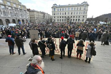Může za nízké platy univerzitních učitelů v humanitních oborech stát, nebo vysoké školy? audiobook, Andrea Procházková, Erik Tabery