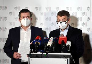 Vrbětice, tornádo i nová vláda. Co Česku přinesl rok 2021?, Andrea Procházková, Erik Tabery