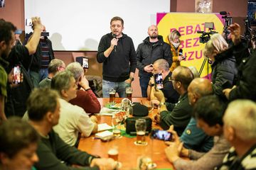 Rok 2024 v české politice: Starostové v hospodě, Fialovo selhání, vzestup ANO i Motoristů audiobook, Andrea Procházková, Erik Tabery