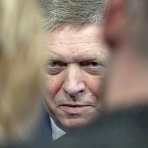 Kostolný, Tabery: Boj o ústavu rozložil jednotu slovenské opozice. Odnesou to hlavně menšiny, Andrea Procházková, Erik Tabery