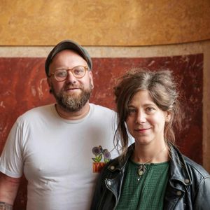 Legální léčebné využití psilocybinu má jen pár států na světě, a Česko je nyní mezi nimi. V praxi to má zatím mezery, Andrea Procházková, Erik Tabery