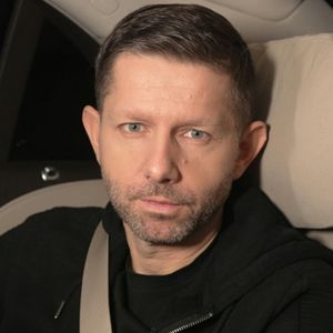 Biznes Klasa. Odcinek 49.  Michał Sadowski - Usłyszałem "nie" kilkaset razy. To była największa motywacja, Łukasz Kijek