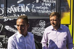 Jednoho se to dotklo, druhý z toho těží. Nakolik Pirátům uškodila koalice?, Andrea Procházková, Erik Tabery