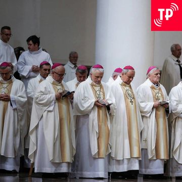 Skrzywdzeni w Kościele i komisja. Czy biskupi boją się prawdy [Tematy Tygodnika] audiobook, Anna Goc, Ewelina Burda