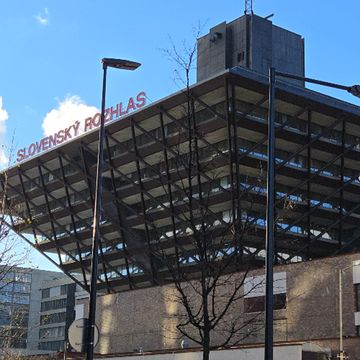 004 Demontrace, degustace a kávičky s Čo je Bratislava audiobook, Hana Kuncová, Lukáš Hejlík