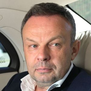 Biznes Klasa. Odcinek 27. Piotr Fus: Dealer Rolls-Royce, McLaren, Aston Martina "Sprzedaję 2,5 tys aut rocznie, Łukasz Kijek