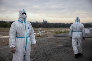 Česko se z covidu-19 nepoučilo. Vzrostly nerovnosti a pandemický plán není aktualizovaný od roku 2012, Andrea Procházková, Erik Tabery