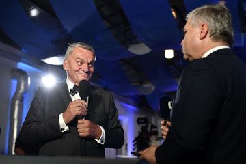 Ústavní kulatiny, Zemanův poslední útok, bezvládí v Praze audiobook, Andrea Procházková, Erik Tabery