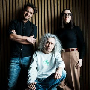 Jsou větší dinosauři na koncertě Nine Inch Nails nebo v Jurském světě? A co dělala první česko-vietnamská generace na Letní škole, 2001?, Andrea Procházková, Erik Tabery