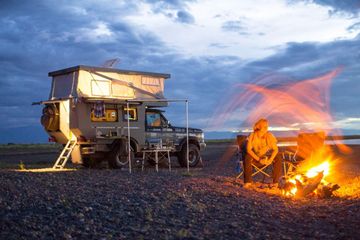 Bronco namiesto hotela: Autem na Sibiř, do Mongolska i co nejblíž místním audiobook, Matouš Vinš
