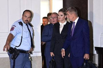 Finále Čapího hnízda, politické zemětřesení na Slovensku, Whitney Houston v kině audiobook, Andrea Procházková, Erik Tabery