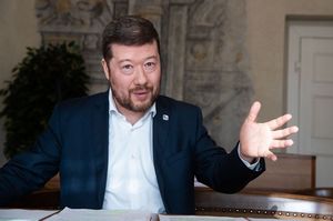 Alegorie, nebo rasismus? Poslanci rozhodnou o vydání Tomia Okamury, Andrea Procházková, Erik Tabery