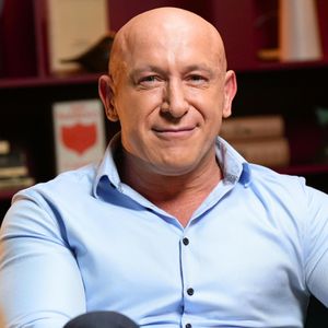 Krzysztof Miruć - Mieszkałem na 19m2 w Warszawie. Patodeweloperka też ma potencjał, Kuba Jankowski