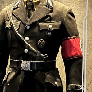 Mundury III Rzeszy. Tajemnica Hugo Bossa, Historia jakiej nie znacie