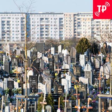 Przyszłość cmentarzy: przestrzeń dla zmarłych i życie miast [Tematy Tygodnika] audiobook, Marek Rabij, Michał Kuźmiński