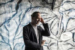 Čína se dotahuje. Kam spěje závod ve vývoji umělé inteligence a proč v něm nezapomínat na hodnoty?, Andrea Procházková, Erik Tabery