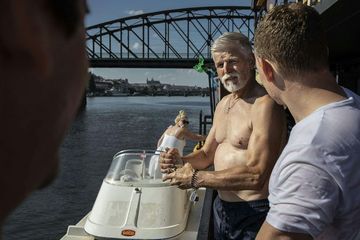 Spousta z nich ani neví, proč vlastně chtějí kandidovat. Kdo usedne na Hradě? audiobook, Andrea Procházková, Erik Tabery