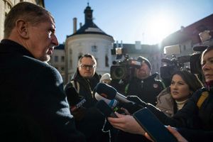 Babišova kampaň bude připomínat Jekylla a Hyda. Pro vítězství by musel přesvědčit hodně voličů, aby zůstali doma, Andrea Procházková, Erik Tabery