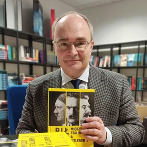 Czy Europa podniesie się z marazmu? Kto obejmie przywództwo?, Mateusz Grzeszczuk