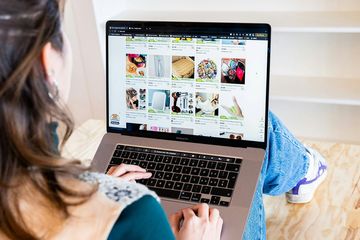 Zmetky i hazardní prvky. Evropská komise si posvítí na čínské internetové tržiště Temu audiobook, Andrea Procházková, Erik Tabery