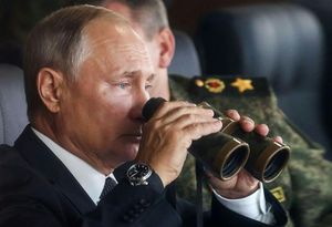 Hony na čarodějnice nám znemožňují identifikovat reálné hrozby z Ruska, Andrea Procházková, Erik Tabery