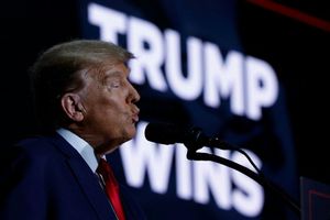 Kam zamíří svět? Antisystémové strany sílí a nevypočitatelný prezident USA se vrací, Andrea Procházková, Erik Tabery