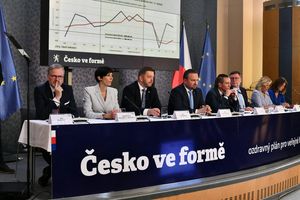 Čím hůř pro noviny, tím lépe pro politiky? Vláda ohrožuje mediální scénu, Andrea Procházková, Erik Tabery