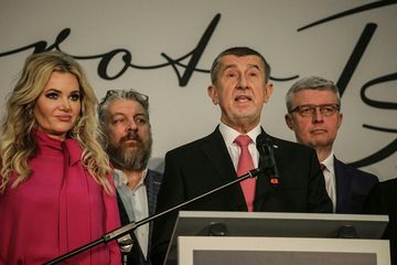 Babiš shodil masku. Pavel zvítězil a slíbil přitvrdit. Co čekat od druhého kola prezidentské volby? audiobook, Andrea Procházková, Erik Tabery