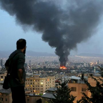 Íránský režim není jako dům z karet. Útoky spojily Iránce a podněcují touhu po jaderné zbrani audiobook, Andrea Procházková, Erik Tabery